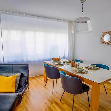 4-room Luxury - Close To Station, Free Parking, Kitchen * Leipzig
